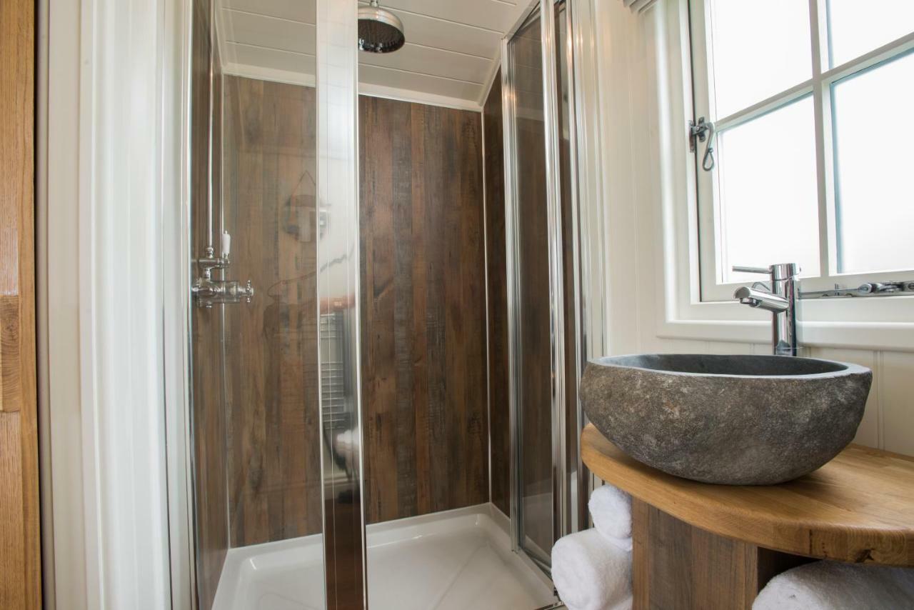 West Coast Hideaways Villa Nedd Екстериор снимка
