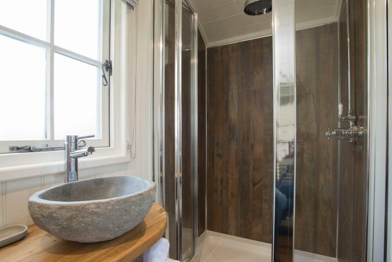 West Coast Hideaways Villa Nedd Екстериор снимка